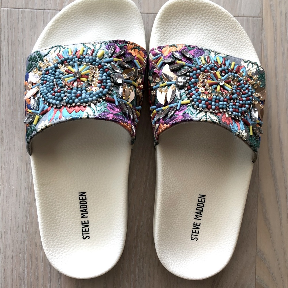 STEVE MADDEN NIB Size 5 Beaded Slide Sandals